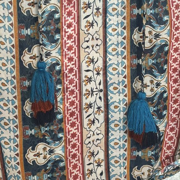 Tolani Women’s Blue multicolored bohemian style long sleeve top size medium - Picture 3 of 6